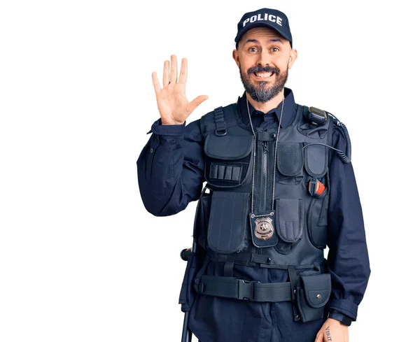 Jovem Homem Bonito Vestindo Uniforme Policial Mostrando Apontando Para Cima — Fotografia de Stock