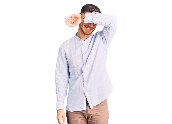 Beau Jeune Homme Avec Ours Portant Une Élégante Chemise Affaires — Photo