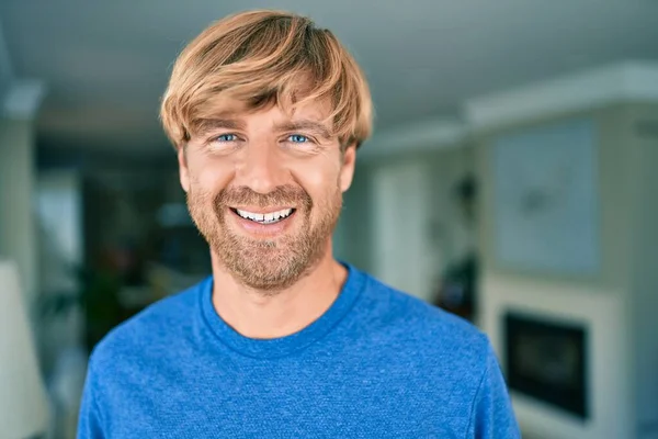 Young Irish Man Smiling Happy Standing Home — Stock Photo, Image