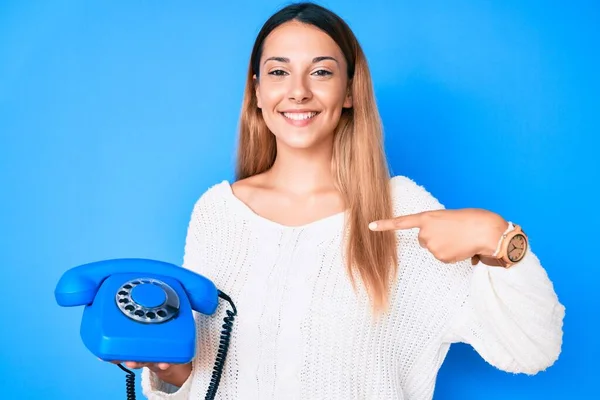 Young Brunette Woman Using Vintage Telephone Pointing Finger One Self — Stock Photo, Image