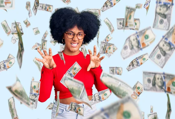 Jovem Menina Afro Americana Vestindo Roupas Casuais Óculos Sorrindo Engraçado — Fotografia de Stock