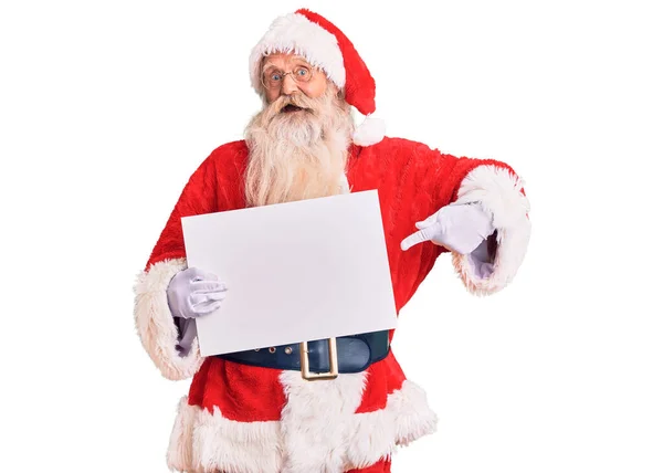 Old Senior Man Grey Hair Long Beard Wearing Santa Claus — Stock Photo, Image