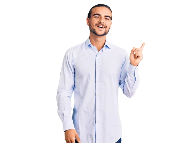 Homem Bonito Jovem Vestindo Roupas Negócios Com Grande Sorriso Rosto — Fotografia de Stock