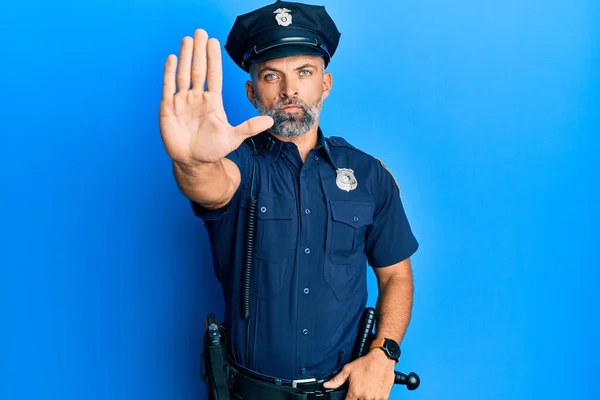 Homem Bonito Meia Idade Vestindo Uniforme Policial Fazendo Parar Cantar — Fotografia de Stock