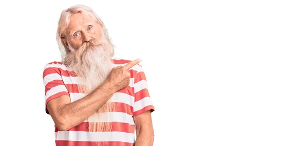 Old Senior Man Grey Hair Long Beard Wearing Striped Tshirt — Stock Photo, Image