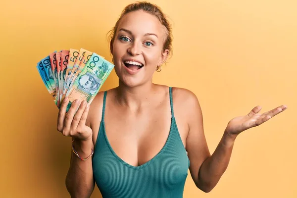 Vacker Kaukasiska Kvinna Som Håller Kanadensiska Dollar Firar Prestation Med — Stockfoto
