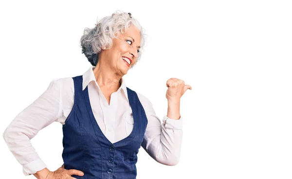 Senior Mujer Pelo Gris Con Ropa Casual Sonriendo Con Cara —  Fotos de Stock