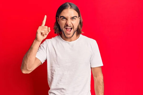 Young Handsome Man Wearing Casual Clothes Pointing Finger Successful Idea — Stock Photo, Image