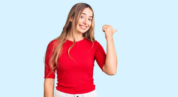 Joven Hermosa Mujer Rubia Vistiendo Ropa Casual Sonriendo Con Cara — Foto de Stock