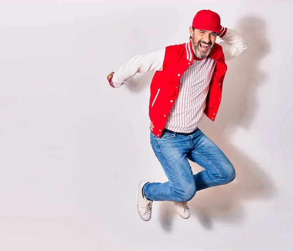 Homem Bonito Meia Idade Usando Uniforme Beisebol Sorrindo Feliz Saltando — Fotografia de Stock