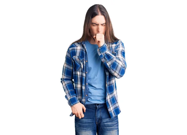 Junger Erwachsener Mann Mit Langen Haaren Lässig Hemd Fühlt Sich — Stockfoto