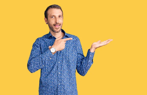 Young Handsome Man Wearing Casual Clothes Amazed Smiling Camera While — Stock Photo, Image