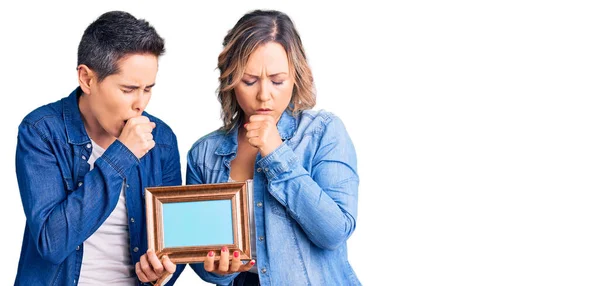 Couple Women Holding Empty Frame Feeling Unwell Coughing Symptom Cold — Stock Photo, Image