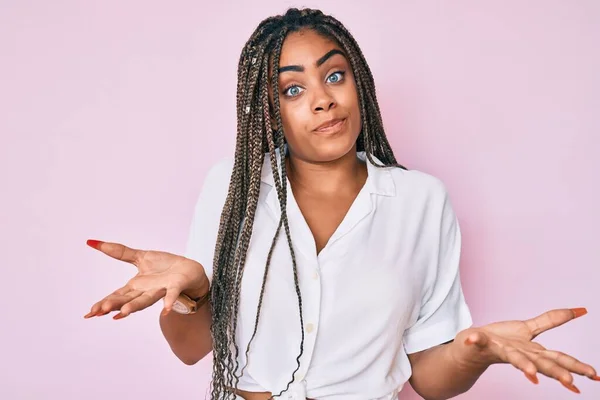 Young African American Woman Braids Wearing Casual Summer Shirt Clueless — Stock Photo, Image