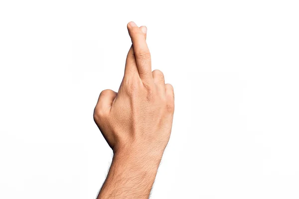 Ręka Białego Młodzieńca Pokazująca Palce Białym Tle Trzymająca Kciuki Przesądy — Zdjęcie stockowe