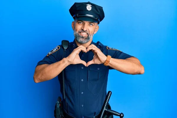 Homem Bonito Meia Idade Vestindo Uniforme Polícia Sorrindo Amor Fazendo — Fotografia de Stock