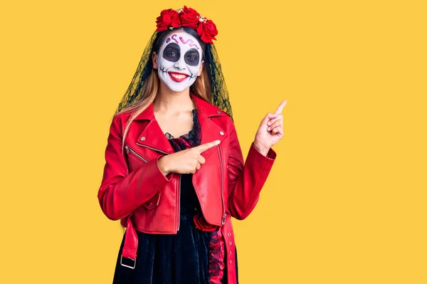 Woman Wearing Day Dead Costume Background Smiling Looking Camera Pointing — Stock Photo, Image