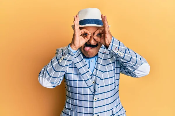 Ώριμος Άνθρωπος Της Μέσης Ανατολής Μουστάκι Φορώντας Vintage Και Κομψό — Φωτογραφία Αρχείου