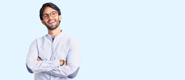 Hombre Hispano Guapo Vistiendo Camisa Negocios Gafas Cara Feliz Sonriendo — Foto de Stock