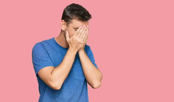 Handsome Caucasian Man Wearing Casual Clothes Sad Expression Covering Face — Stock Photo, Image