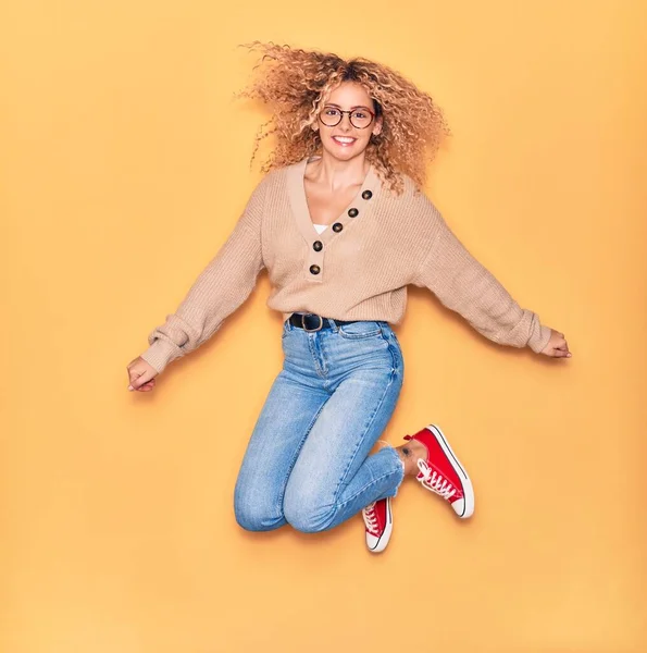 Young Beautiful Curly Girl Wearing Casual Clothes Glasses Smiling Happy — Stock Photo, Image