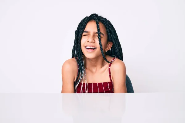 Ung Afrikansk Amerikansk Flicka Barn Med Flätor Bär Casual Kläder — Stockfoto