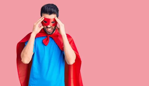 Homem Bonito Jovem Com Barba Vestindo Traje Super Herói Com — Fotografia de Stock