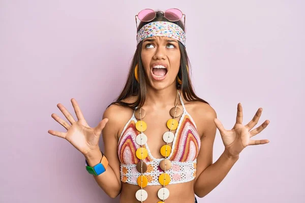 Schöne Hispanische Frau Trägt Boheme Und Hippie Stil Verrückt Und — Stockfoto