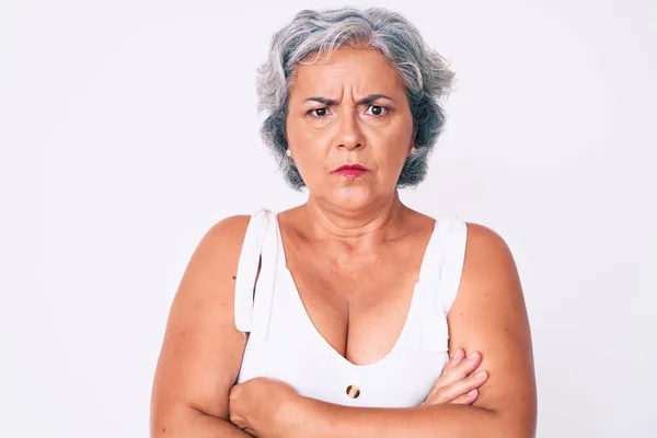 Mujer Hispana Mayor Vistiendo Ropa Casual Escéptica Nerviosa Desaprobando Expresión —  Fotos de Stock