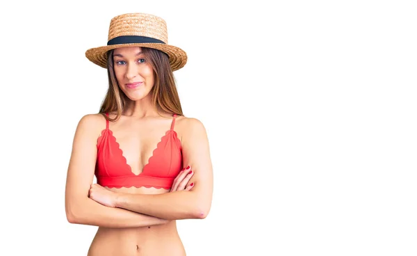 Belle Brune Jeune Femme Portant Bikini Heureux Visage Souriant Avec — Photo