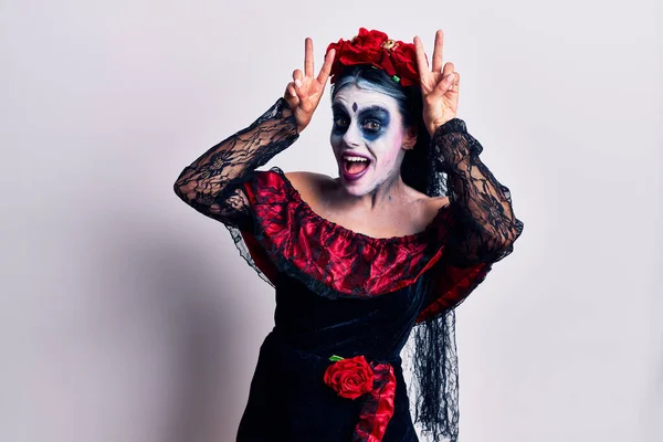 Mladá Žena Mexickém Dni Mrtvých Make Upu Pózuje Legračně Bláznivě — Stock fotografie