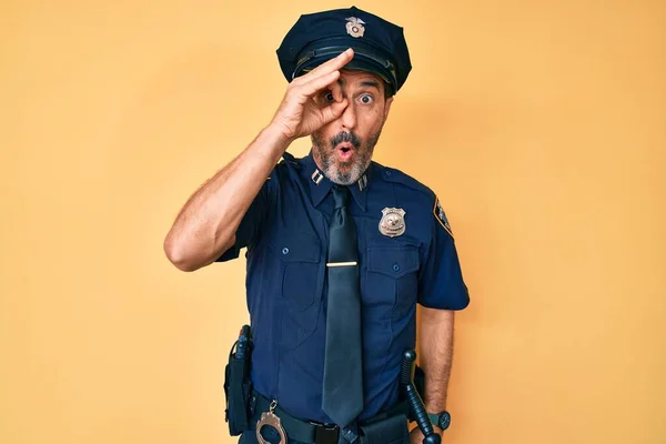 Uomo Ispanico Mezza Età Che Indossa Uniforme Della Polizia Facendo — Foto Stock