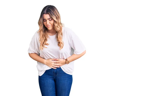 Mujer Caucásica Joven Que Usa Ropa Casual Con Mano Estómago —  Fotos de Stock