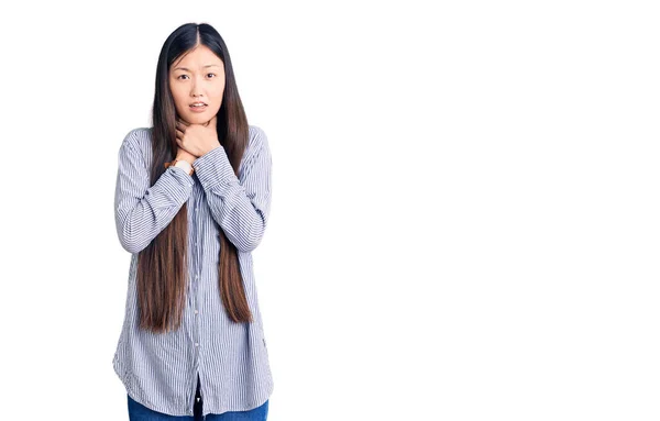 Young Beautiful Chinese Woman Wearing Casual Shirt Shouting Suffocate Because — Stock Photo, Image