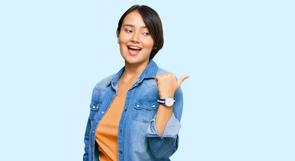 Young Beautiful Hispanic Woman Short Hair Wearing Casual Denim Jacket — Stock Photo, Image