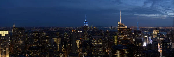 New York Finans Bölgesinin Gece Havadan Görünümü — Stok fotoğraf