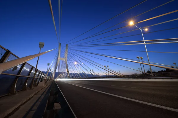 Dynamische Lange Blootstelling Foto Van Een Snelweg Brug — Stockfoto