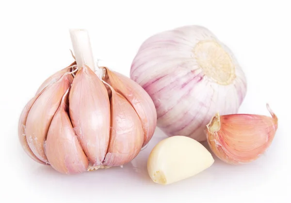 Frischer Knoblauch Isoliert Auf Weißem Hintergrund — Stockfoto