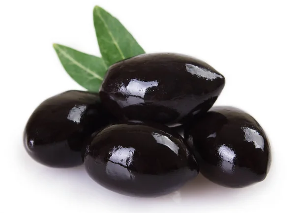 Olives Noires Isolées Sur Fond Blanc — Photo