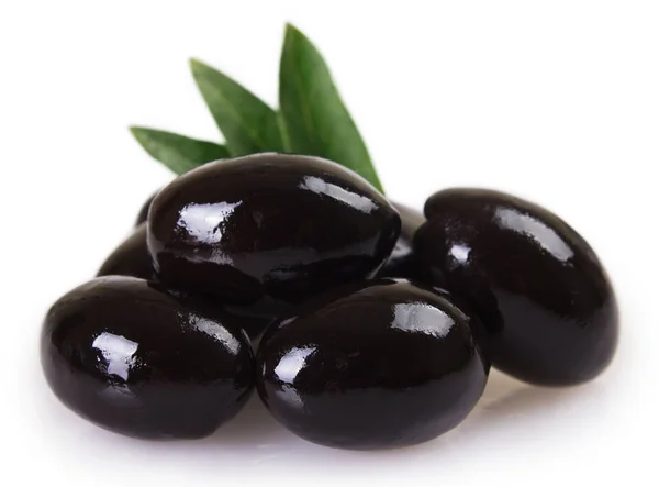 Olives Noires Isolées Sur Fond Blanc — Photo