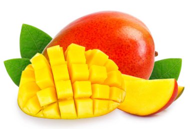 Beyaz arkaplanda taze mango izole edildi