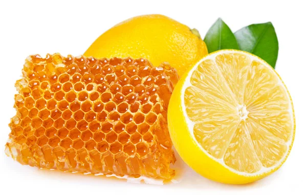 Färsk Citron Med Honeycomb Isolerad Vit Bakgrund — Stockfoto