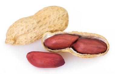 Fıstık beyaz arkaplanda izole edildi