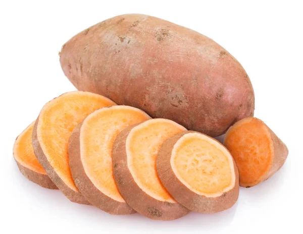 Sladké brambory na bílém pozadí — Stock fotografie