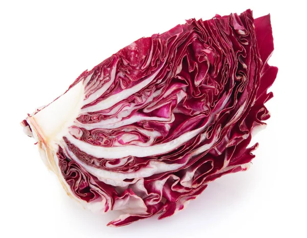 Radicchio frais sur fond blanc. Salade rouge . — Photo