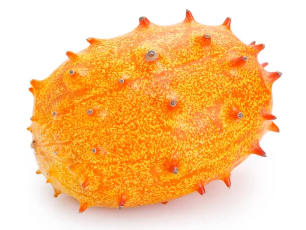 Gehörnte Melone oder Kiwano auf weißem Hintergrund — Stockfoto