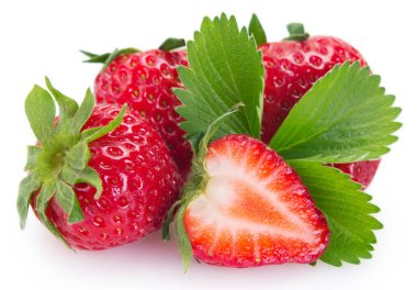 Beyaz arka planda taze çilek