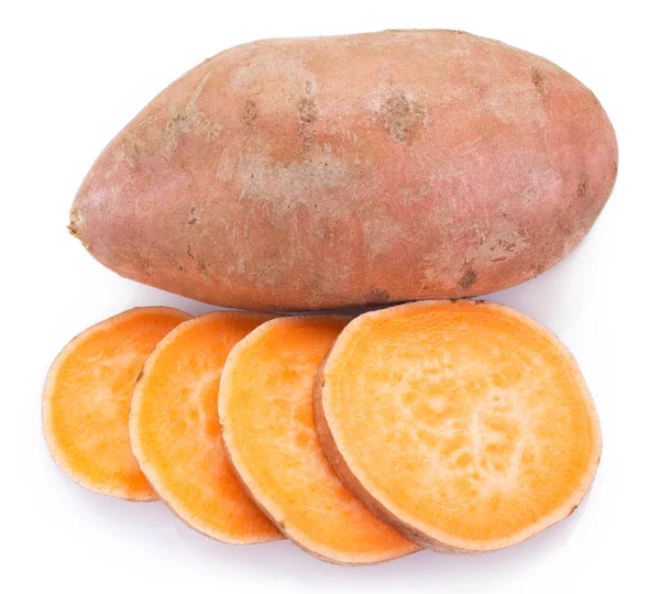 Солодка картопля на білому фоні — стокове фото