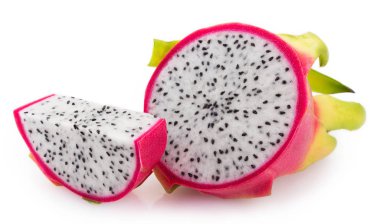 Beyaz arka planda taze pitahaya. Ejderha meyvesi.