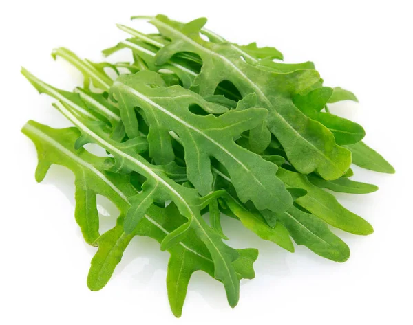 Verse arugula op witte achtergrond — Stockfoto